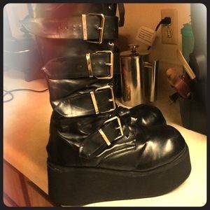 Demonia platform boots